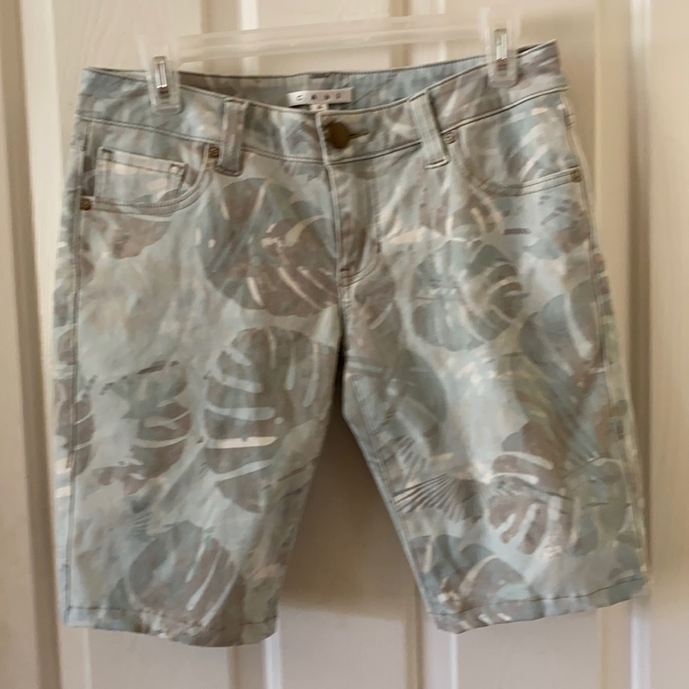 Cabi shorts, tropical pint, sz 4, NWOT